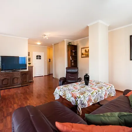 Arkadia Urban Comfort By Bookinghost Appartement